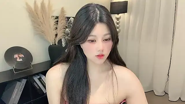 Strawberrybabyy1 online show from 03/20/25, 03:04