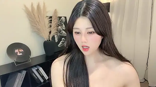 Strawberrybabyy1 online show from 03/20/25, 06:09