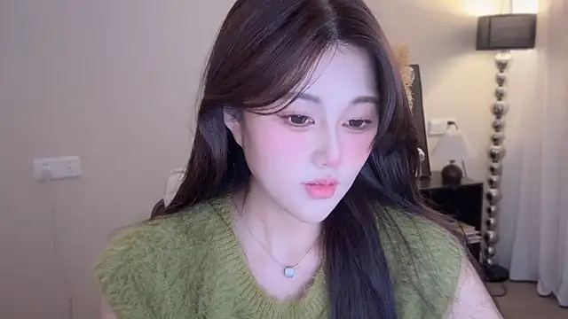 Snapshot of Strawberrybabyy1 chatting on 11/01/25, 11:34 Strawberrybabyy1 online show from 11/01/25, 11:34