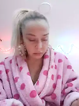 Snapshot of Naty_vip chatting on 12/11/24, 11:32 Naty vip online show from 12/11/24, 11:32