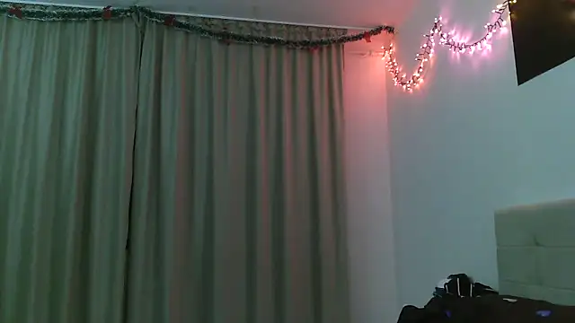 Snapshot of Naty_vip chatting on 12/16/24, 01:42 Naty vip online show from 12/16/24, 01:42