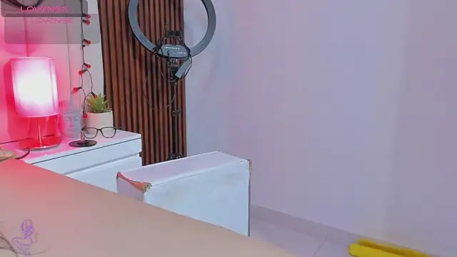 Snapshot of Meli_castillo chatting on 02/26/25, 02:25 Meli castillo online show from 02/26/25, 02:25