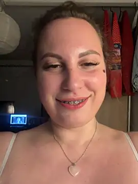 Snapshot of Yanacool007 chatting on 12/12/24, 09:26 Yanacool007 online show from 12/12/24, 09:26