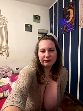 Snapshot of Yanacool007 chatting on 11/21/25, 01:43 Yanacool007 online show from 11/21/25, 01:43