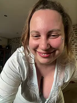 Snapshot of Yanacool007 chatting on 03/31/26, 07:53 Yanacool007 online show from 03/31/26, 07:53