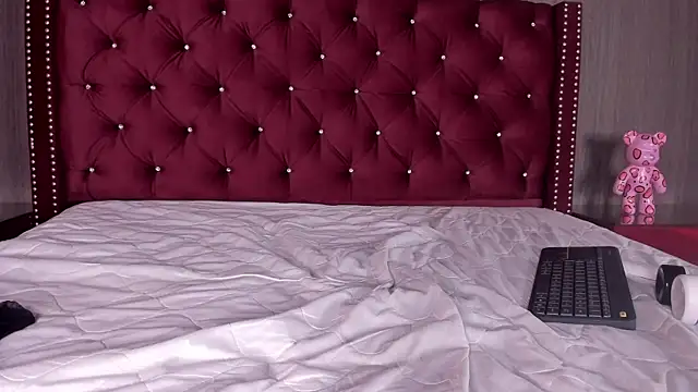 MilaHal  online show from 12/23/24, 12:35