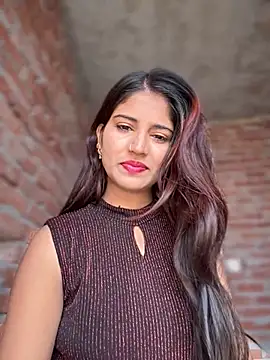 Snapshot of DiyAsingHh chatting on 11/15/25, 03:37 DiyAsingHh online show from 11/15/25, 03:37