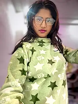 Snapshot of DiyAsingHh chatting on 12/19/25, 10:33 DiyAsingHh online show from 12/19/25, 10:33