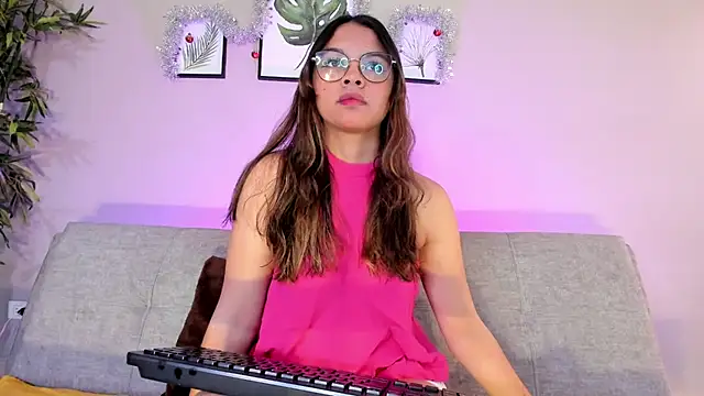 miaa lux online show from 12/20/24, 07:07