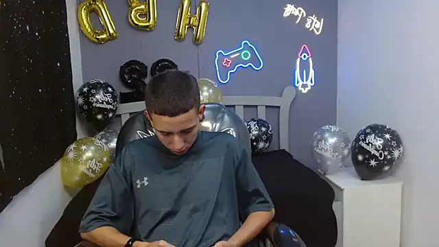 Snapshot of JackSwan18 chatting on 01/03/25, 02:08 JackSwan18 online show from 01/03/25, 02:08