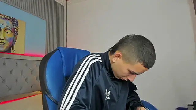 Snapshot of JackSwan18 chatting on 11/18/25, 08:57 JackSwan18 online show from 11/18/25, 08:57