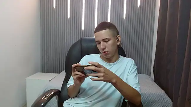 JackSwan18 online show from 03/12/26, 02:23