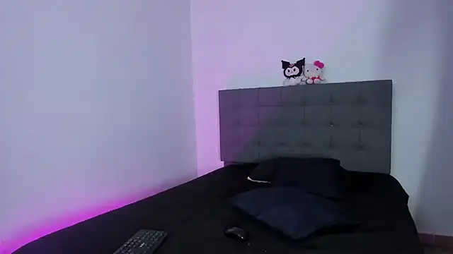 Snapshot of petty_effy chatting on 12/23/24, 11:49 petty effy online show from 12/23/24, 11:49