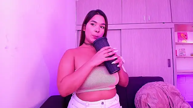 Snapshot of Shenoa1 chatting on 03/12/25, 07:06 Shenoa1 online show from 03/12/25, 07:06