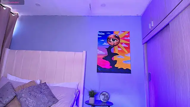 Snapshot of Shenoa1 chatting on 09/29/25, 10:03 Shenoa1 online show from 09/29/25, 10:03