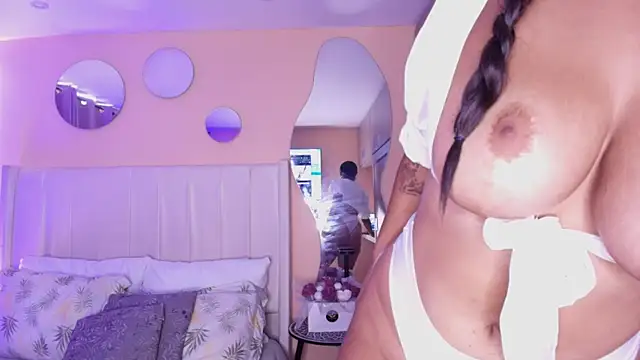 Snapshot of Shenoa1 chatting on 04/27/26, 04:27 Shenoa1 online show from 04/27/26, 04:27