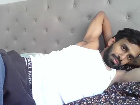 Snapshot of skinny__boy__ chatting on 11/14/25, 04:17 skinny boy online show from 11/14/25, 04:17