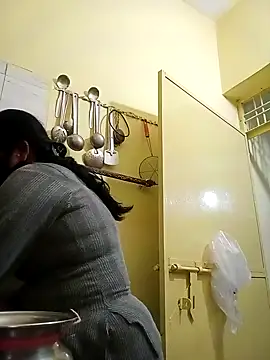 Snapshot of heenage chatting on 12/02/24, 05:37 heenage online show from 12/02/24, 05:37