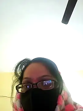 Snapshot of heenage chatting on 12/14/24, 04:01 heenage online show from 12/14/24, 04:01