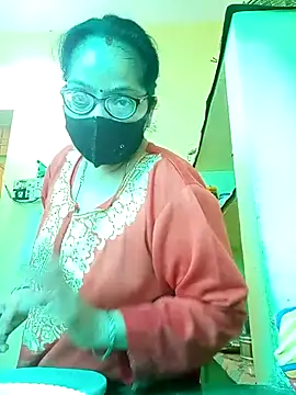 Snapshot of heenage chatting on 11/28/25, 05:54 heenage online show from 11/28/25, 05:54