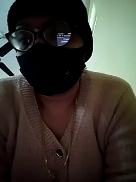 Snapshot of heenage chatting on 12/22/25, 04:53 heenage online show from 12/22/25, 04:53