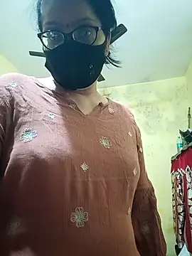 Snapshot of heenage chatting on 03/08/26, 06:06 heenage online show from 03/08/26, 06:06