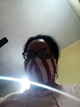 Snapshot of heenage chatting on 04/14/26, 04:51 heenage online show from 04/14/26, 04:51