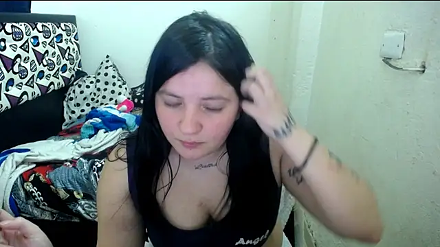 Snapshot of shopyymessyy chatting on 05/23/26, 12:38 shopyymessyy online show from 05/23/26, 12:38