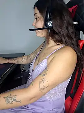 Snapshot of luuhcat09 chatting on 01/16/25, 01:48 luuhcat09 online show from 01/16/25, 01:48