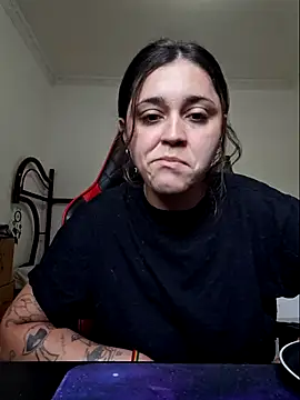 Snapshot of luuhcat09 chatting on 10/21/25, 09:54 luuhcat09 online show from 10/21/25, 09:54