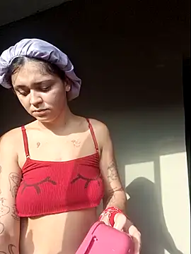 Snapshot of luuhcat09 chatting on 11/04/25, 10:14 luuhcat09 online show from 11/04/25, 10:14