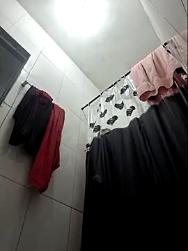 Snapshot of luuhcat09 chatting on 11/06/25, 11:26 luuhcat09 online show from 11/06/25, 11:26