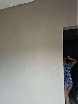 Snapshot of luuhcat09 chatting on 11/23/25, 06:41 luuhcat09 online show from 11/23/25, 06:41