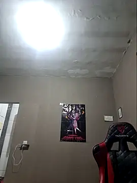 Snapshot of luuhcat09 chatting on 11/28/25, 02:03 luuhcat09 online show from 11/28/25, 02:03