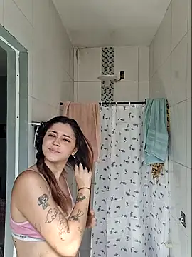 Snapshot of luuhcat09 chatting on 12/15/25, 11:58 luuhcat09 online show from 12/15/25, 11:58