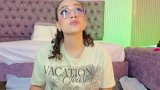 EMILYY FOXY online show from 03/06/26, 06:59