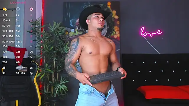 Snapshot of jordan_mayers02 chatting on 12/20/24, 09:43 jordan mayers02 online show from 12/20/24, 09:43