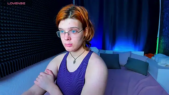 Snapshot of KIKI_Krash chatting on 12/16/24, 10:18 KIKI Krash online show from 12/16/24, 10:18