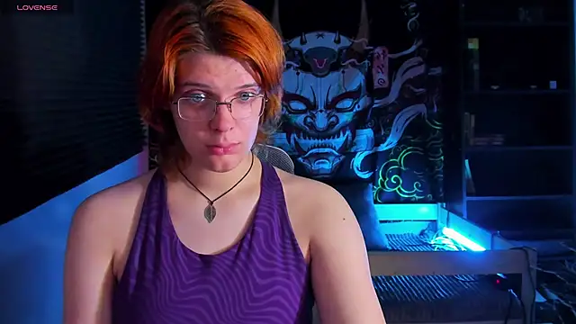 Snapshot of KIKI_Krash chatting on 12/17/24, 03:17 KIKI Krash online show from 12/17/24, 03:17