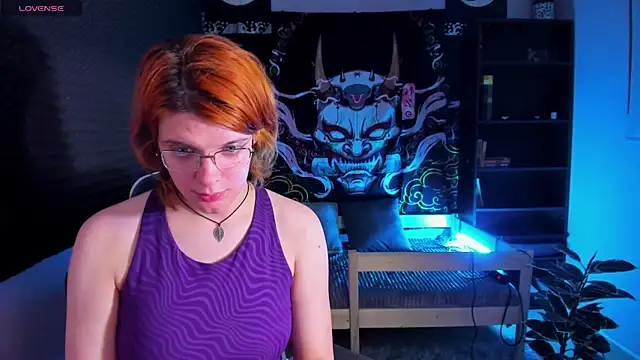 Snapshot of KIKI_Krash chatting on 12/17/24, 06:20 KIKI Krash online show from 12/17/24, 06:20