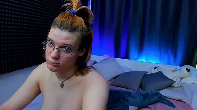 Snapshot of KIKI_Krash chatting on 12/30/24, 05:55 KIKI Krash online show from 12/30/24, 05:55