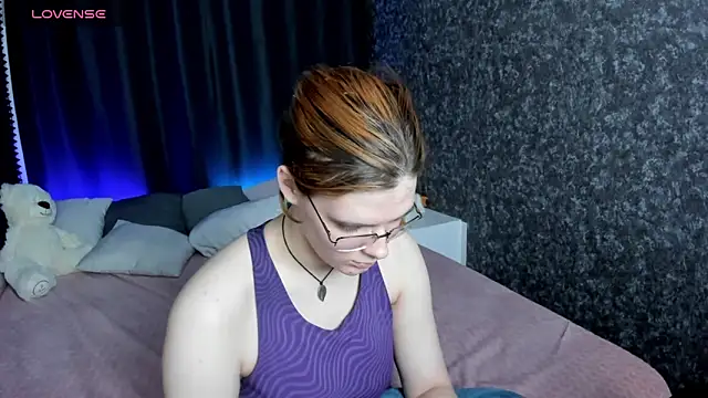 Snapshot of KIKI_Krash chatting on 01/09/25, 04:28 KIKI Krash online show from 01/09/25, 04:28