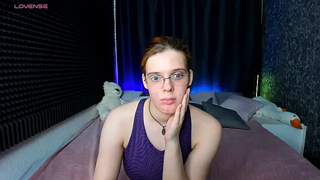 Snapshot of KIKI_Krash chatting on 01/10/25, 04:41 KIKI Krash online show from 01/10/25, 04:41