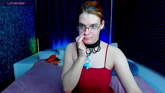 Snapshot of KIKI_Krash chatting on 01/11/25, 01:32 KIKI Krash online show from 01/11/25, 01:32