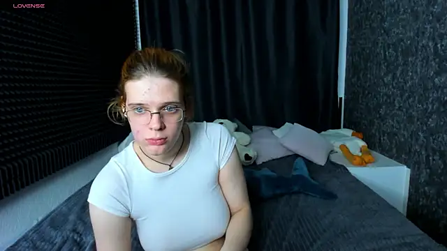 Snapshot of KIKI_Krash chatting on 01/27/25, 04:54 KIKI Krash online show from 01/27/25, 04:54