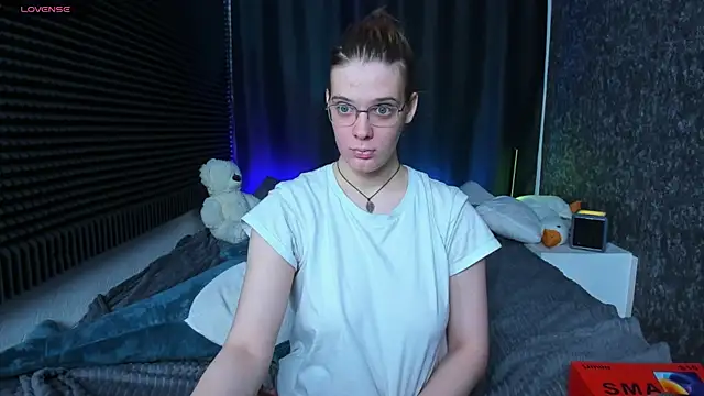 Snapshot of KIKI_Krash chatting on 02/21/25, 10:39 KIKI Krash online show from 02/21/25, 10:39