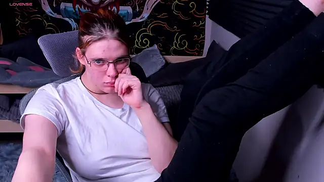 Snapshot of KIKI_Krash chatting on 02/21/25, 04:48 KIKI Krash online show from 02/21/25, 04:48