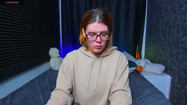 Snapshot of KIKI_Krash chatting on 02/27/25, 10:37 KIKI Krash online show from 02/27/25, 10:37