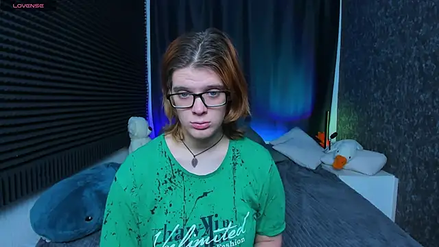 Snapshot of KIKI_Krash chatting on 02/28/25, 03:15 KIKI Krash online show from 02/28/25, 03:15