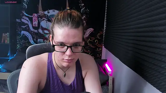 Snapshot of KIKI_Krash chatting on 03/05/25, 02:12 KIKI Krash online show from 03/05/25, 02:12